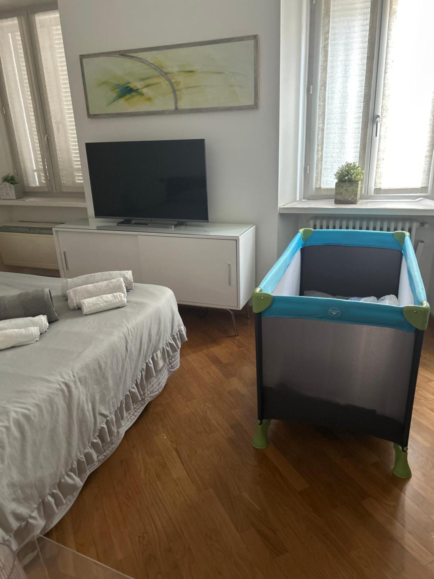 Emma Home Adiacente Alla Piazza Ducale Vigevano Kültér fotó