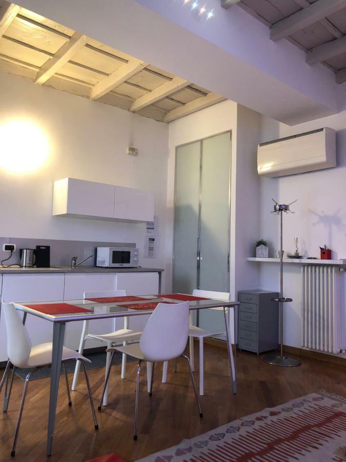 Emma Home Adiacente Alla Piazza Ducale Vigevano Kültér fotó